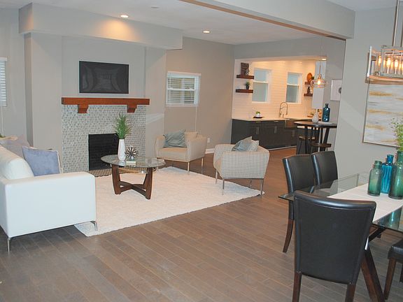 Open floor plan!