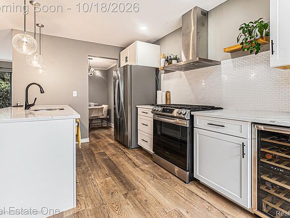 5th image of 1227 Kirts Blvd #B