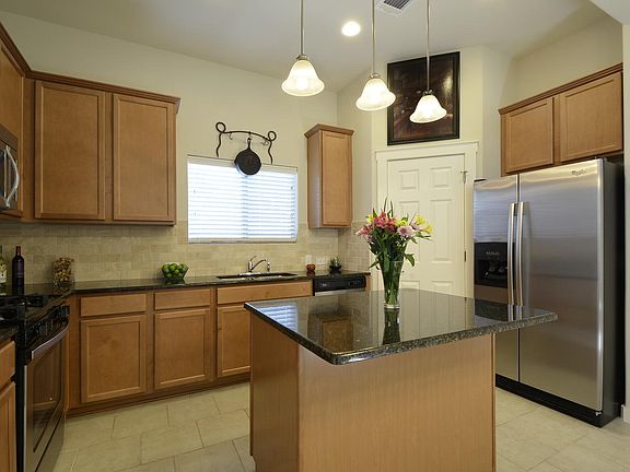 5th image of 2001 Faro Dr APT 25