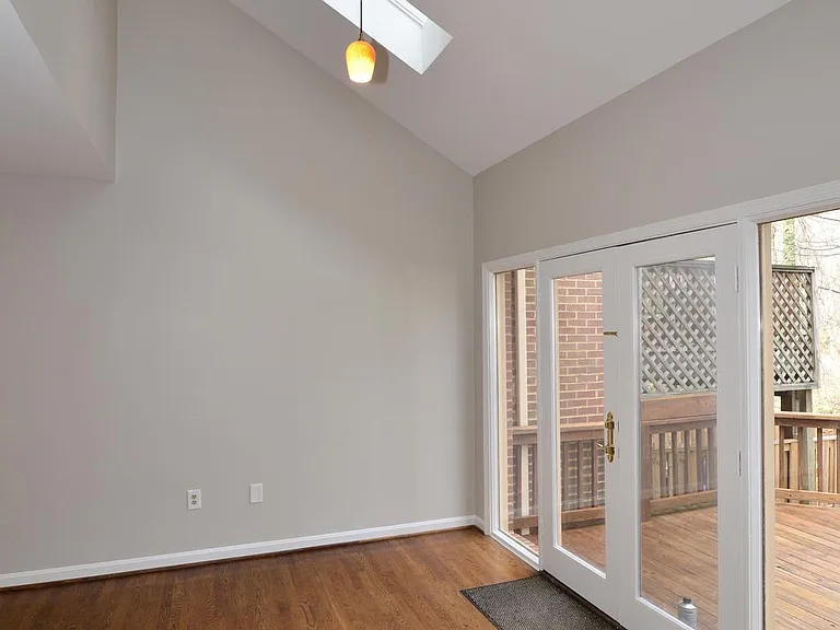 10200 Aspen Willow Dr — Photo 14