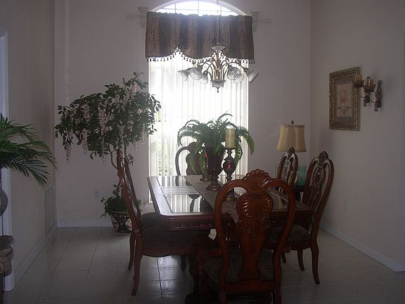 4th image of 1254 Catalina Blvd