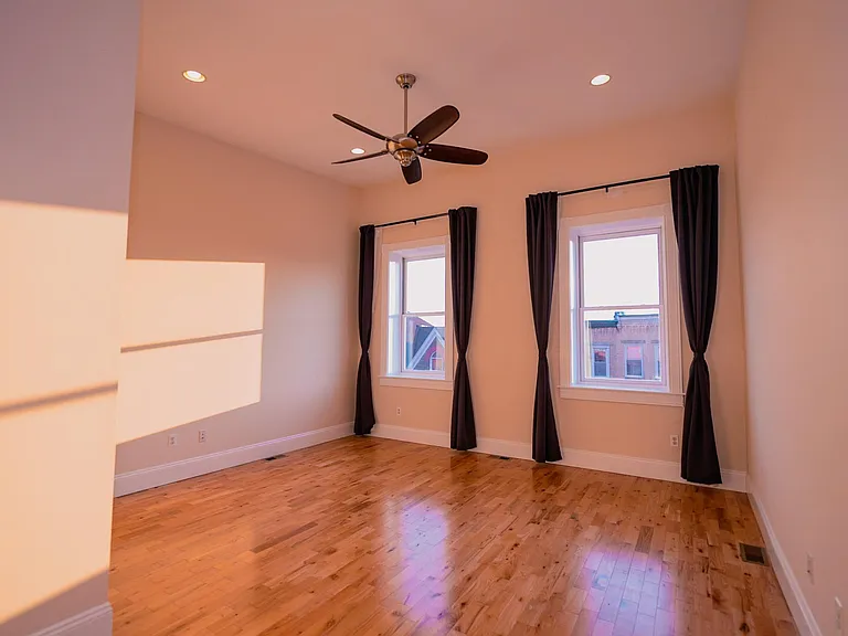 Master bedroom (west-facing)