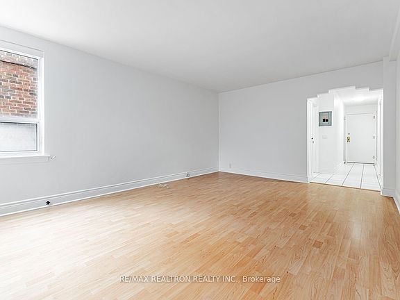 4th image of 1840 Bathurst St Unit 104