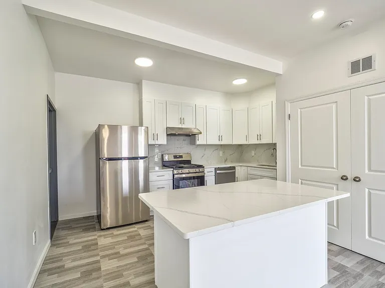 17 Kearny Ave #3 — Photo 2