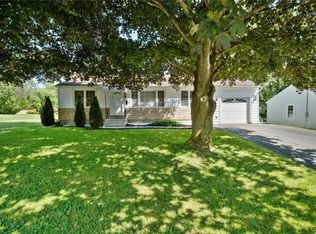 216 Fairway Dr, New Hartford, NY 13413