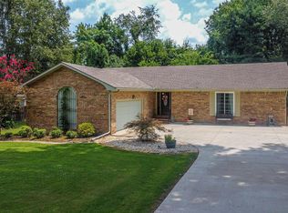 1154 Hedge Ln, Paducah, KY 42001