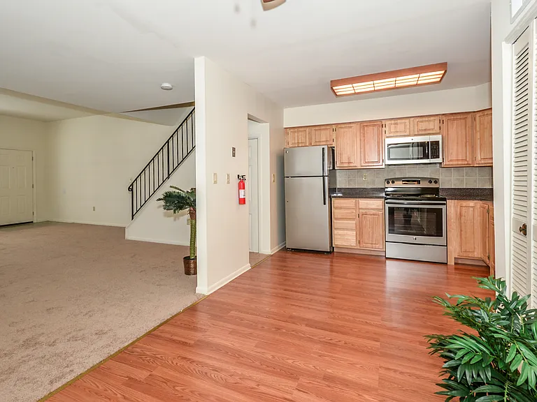 Park Hill Apartments — Photo 7