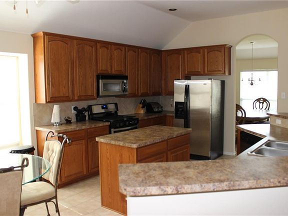 4th image of 1618 Lake Travis Dr