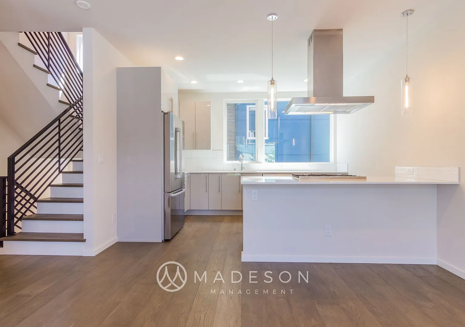 New Construction - Elegant Green Lake Townhouse With Rooftop Deck — Photo 3