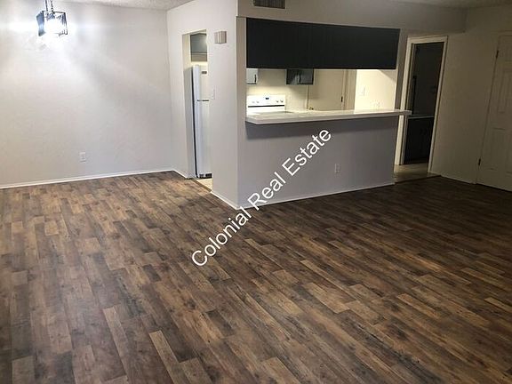 2nd image of 801 Laurelwood Dr APT B