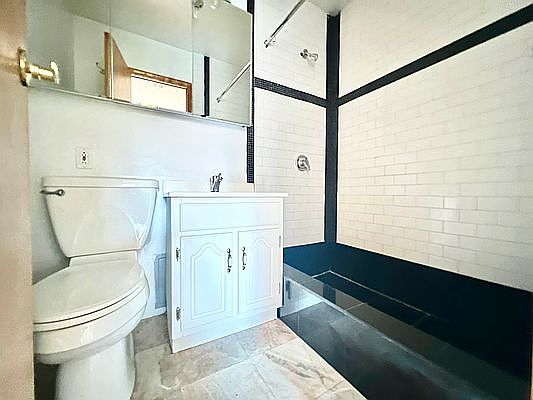 5th image of 25 Avenue C APT 3A