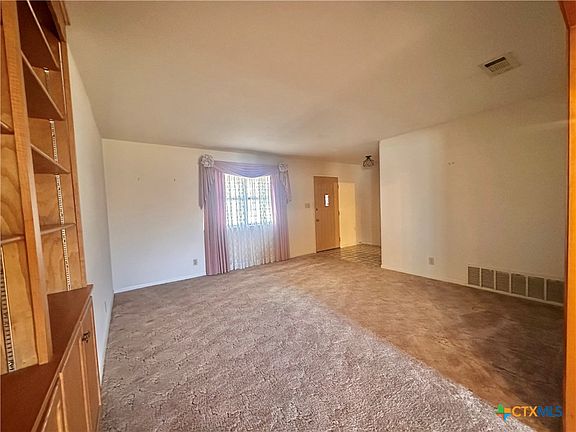 5th image of 509 Arapaho Dr