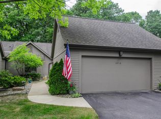4518 Cottonwood Dr, Ann Arbor, MI 48108