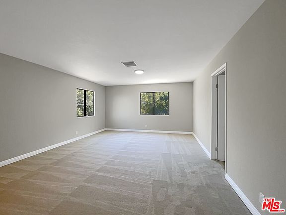 5th image of 457 S Ventu Park Rd