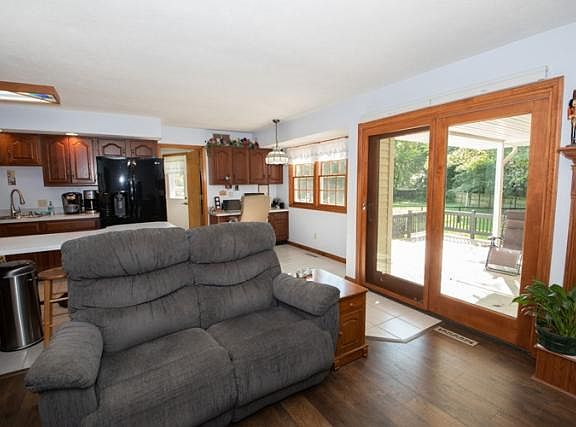 4th image of 55980 Jefferson Knolls Dr