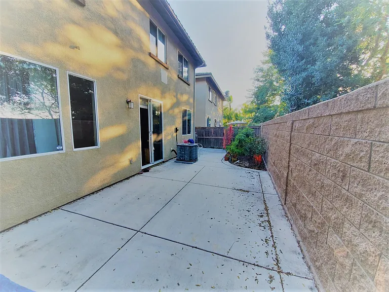 10512 Hollingsworth Way — Photo 17