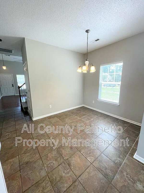 3 bed, 2.5 bath, 1556 sqft, $2,350 — Photo 4