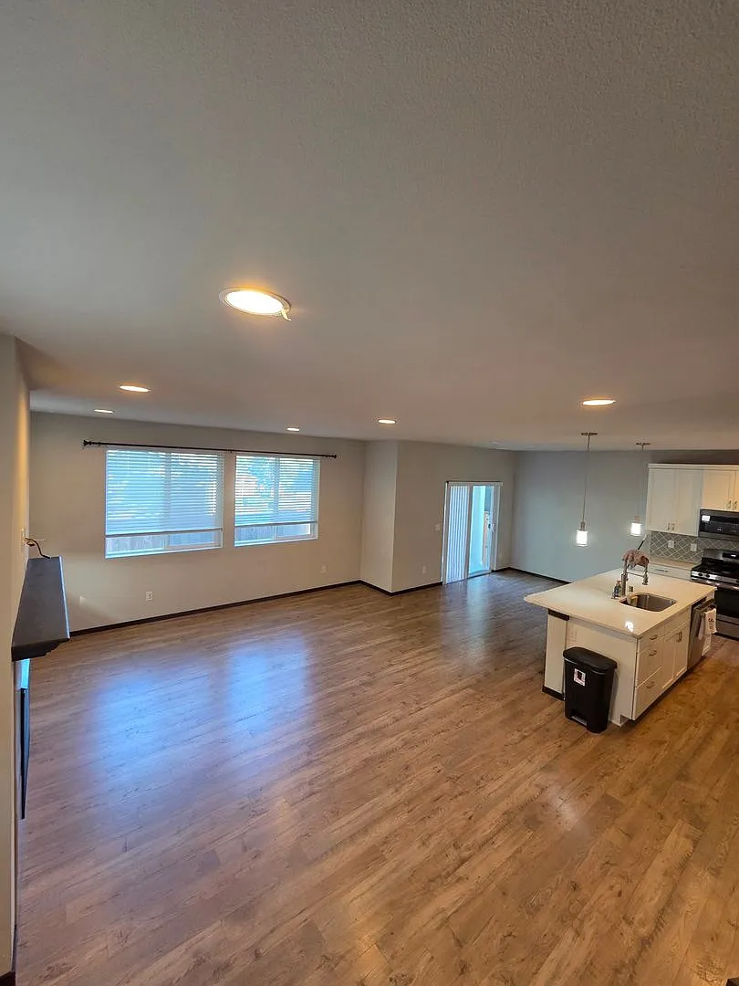 Four Bedroom for Rent in the HEART of Port Orchard. Available 10/10/2026. — Photo 4