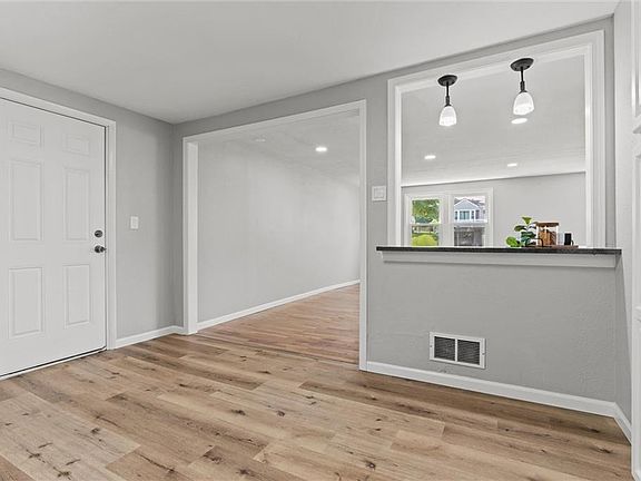3rd image of 715 S 56th St
