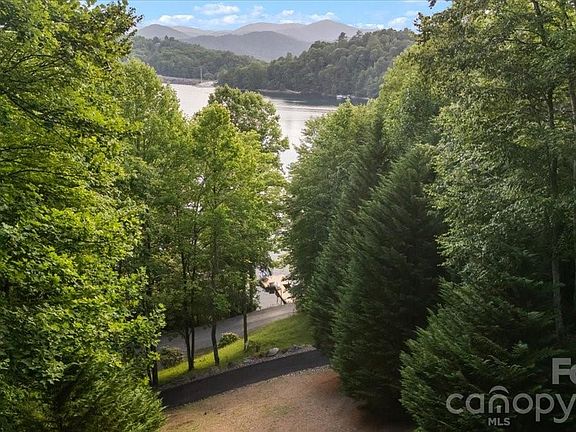 3rd image of 317 Von Trapp Ln