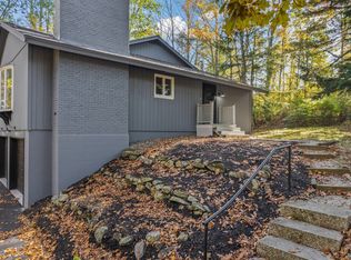 527 Hanson Ridge Rd, Springvale, ME 04083