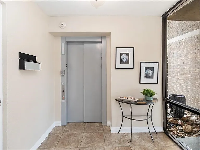 200 W Cotter Ave — Photo 11