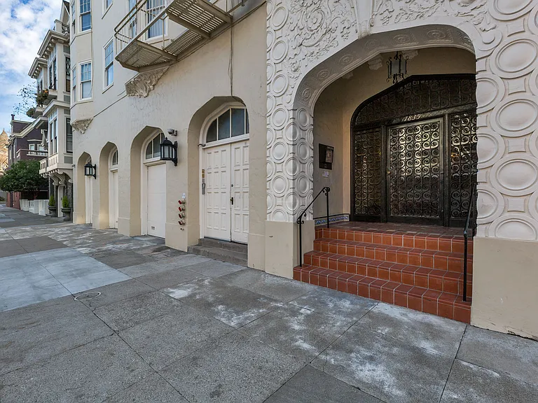 1835 Vallejo — Photo 27