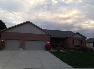 509 Greensward Dr, Tipp City, OH 45371