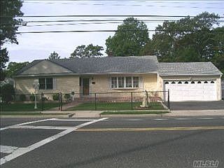 5th image of 144 Cherry Ave