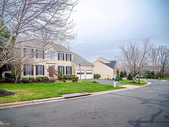 5th image of 15168 Windy Hollow Cir
