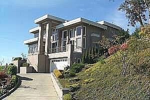 Premier Holmes Point View Property