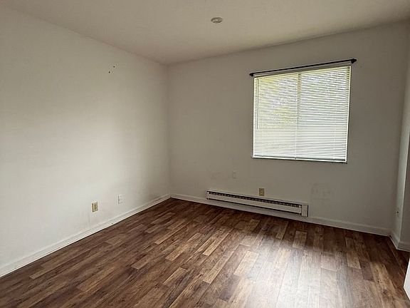 3rd image of 261 N Main St #62072381B