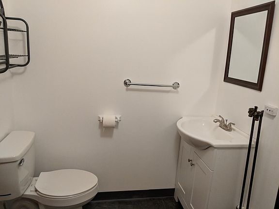 Downstairs 1/2 bathroom