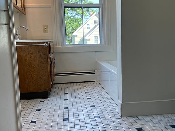 3rd image of 87 Mawney St #2