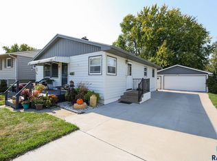 817 S Highland Ave, Sioux Falls, SD 57103