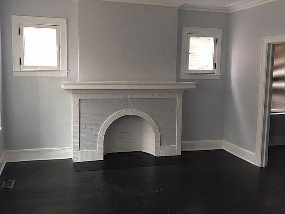 3rd image of 2714 Cortland Ave #2716