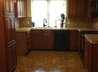 900 Highcrest Ct, Arlington, TX 76017