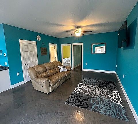 5th image of 48068 Oak Bay Dr