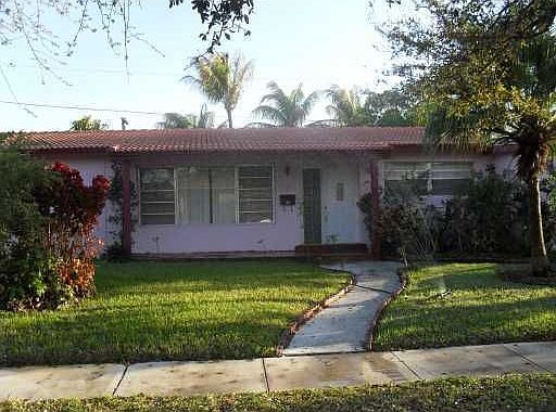 1st image of 820 NE 182nd St