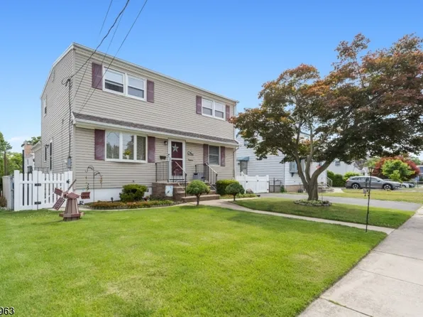 18 Jerome Dr, Clifton City, NJ 07011