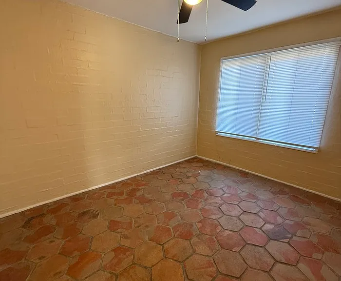 1303 N Columbus Blvd #A — Photo 8