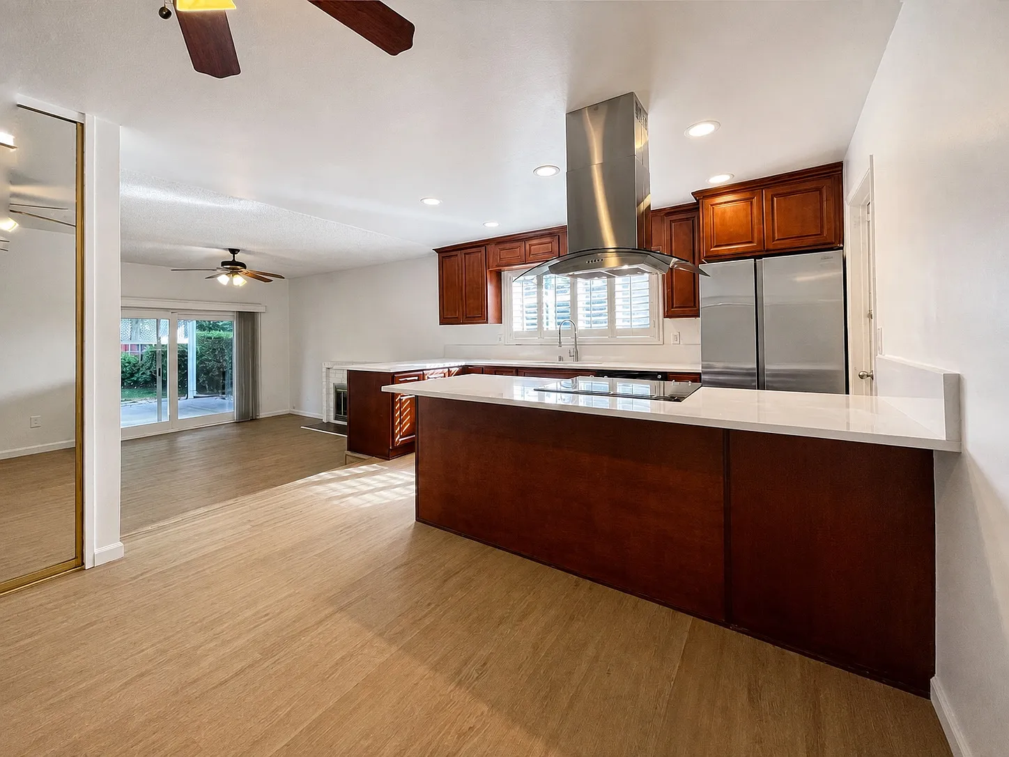 3 bed, 1343 sqft, $3,745 — Photo 3