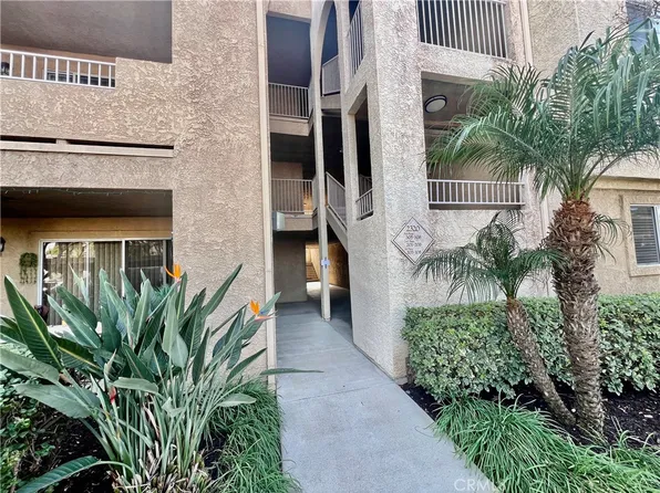 2320 Del Mar Way, Corona, CA 92882