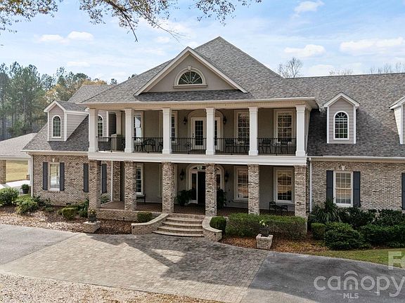 4th image of 393 Youngs Bend Rd