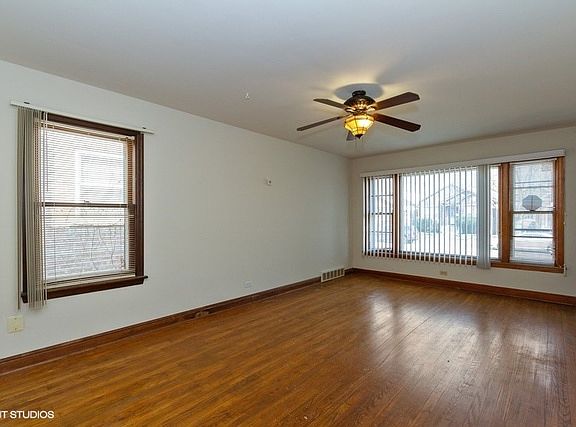 2nd image of 14132 S Dearborn St