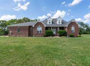 387 Center Point Dr, Summertown, TN 38483