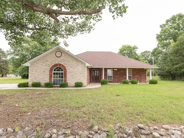1401 N Dogwood St, Sallisaw, OK 74955