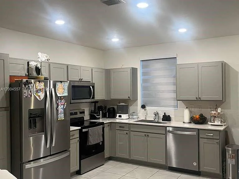 1431 NE 3rd Ave — Photo 6