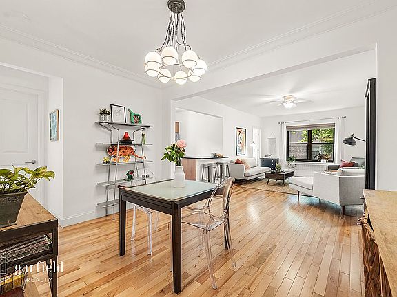 4th image of 230 Park Pl APT 4L