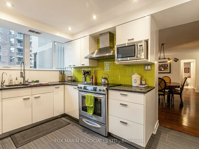 256 Jarvis St #10D — Photo 11